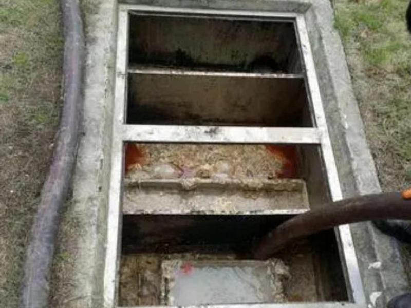 镜湖隔油池清理