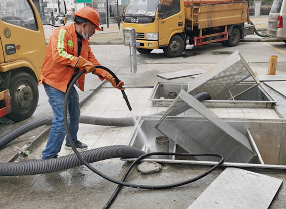 镜湖隔油池清理